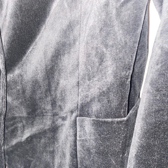 Studio works women’s faux velvet women’s blazer - Picture 4 of 12